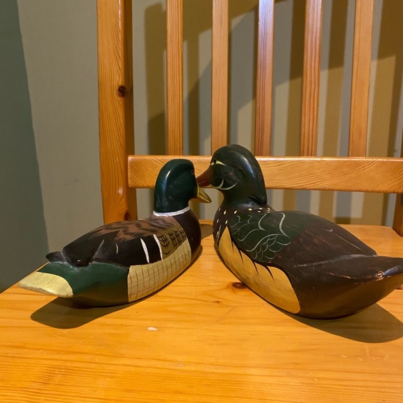 Wooden Duck figurines approx 10 inches - Picture 3 of 5